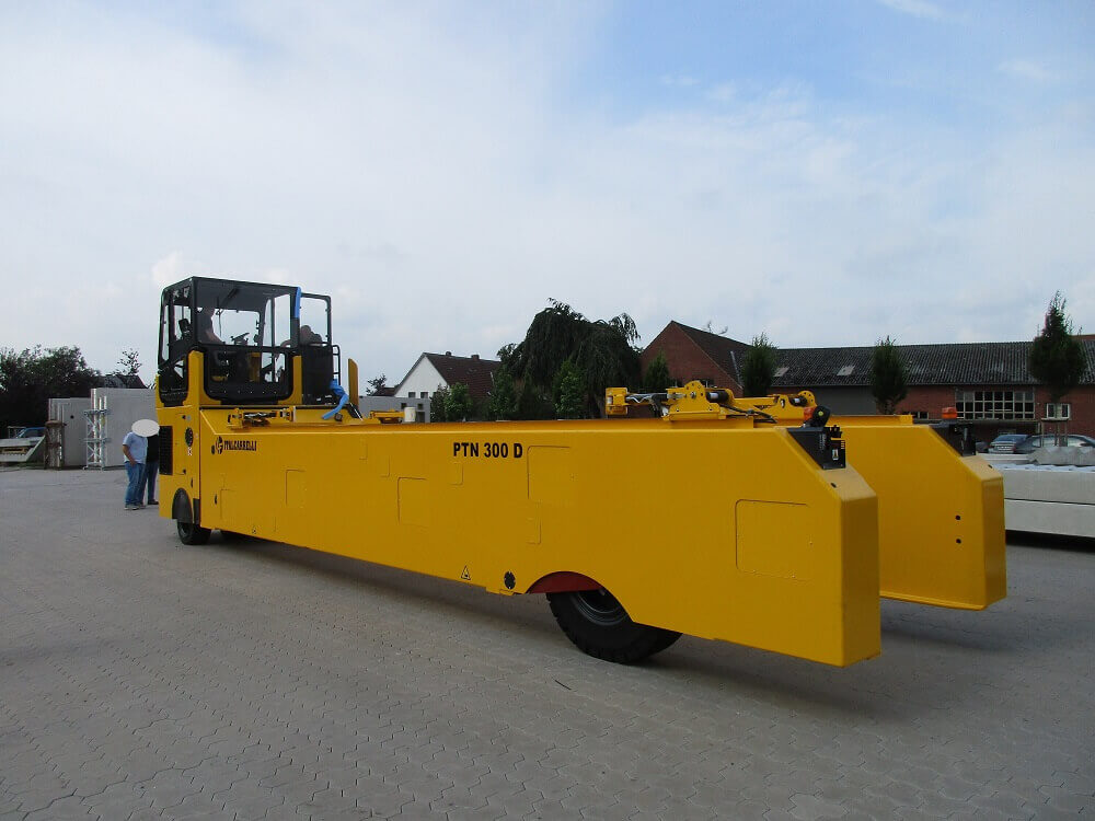 Neuer Innenlader mit 30 t Tragfähigkeit für den Transport von Thermo-, Doppel- und Massivwandelementen auf dem Lütkenhaus-Werksgelände