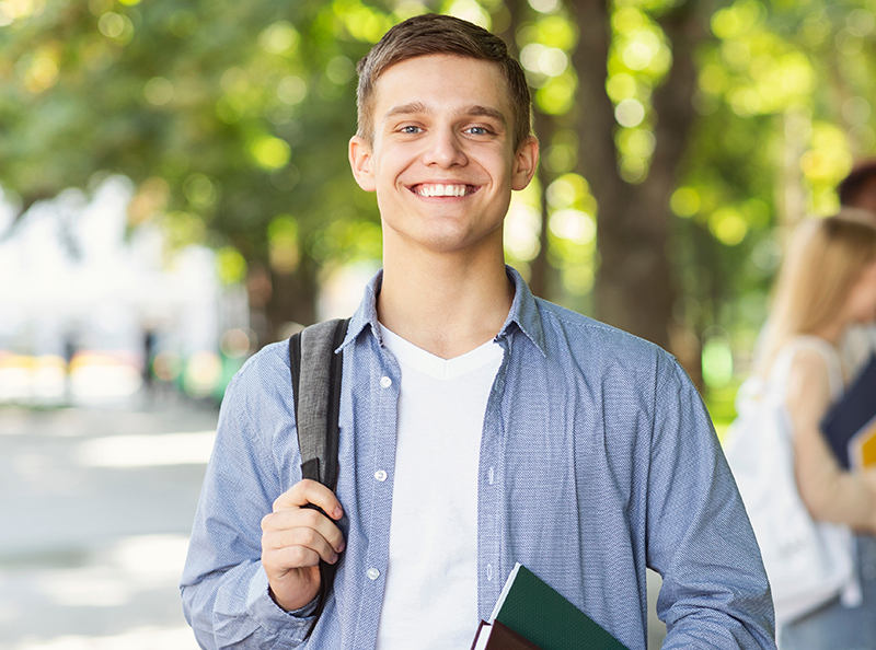 Betonfertigteile von Lütkenhaus GmbH: Nachhaltigkeit und Präzision in Wänden, Decken, Balkonen und Treppen. Maßgeschneiderte Qualität.